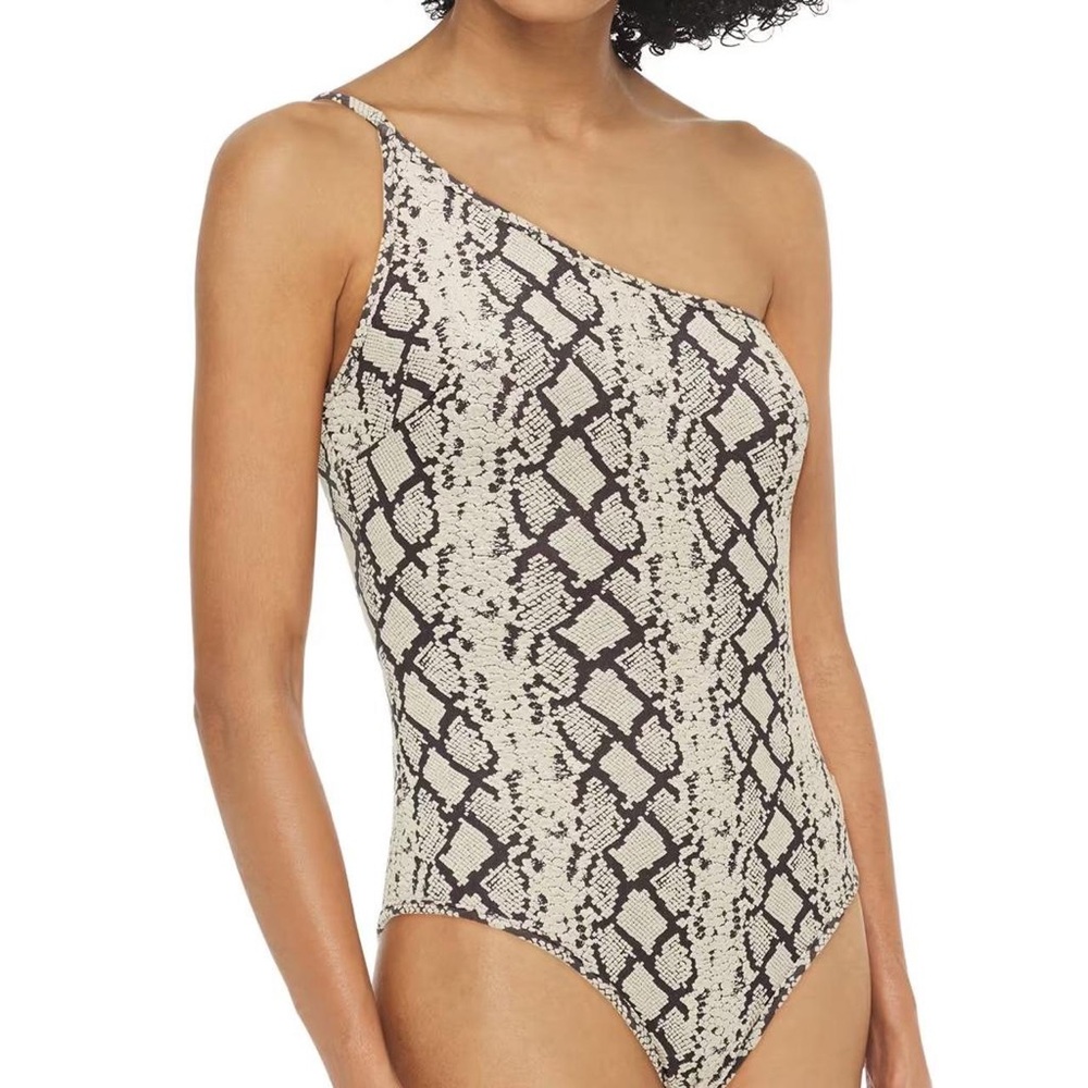 ONE-SHOULDER STRETCH-JACQUARD SWIMSUIT IN ANIMAL PRINT
